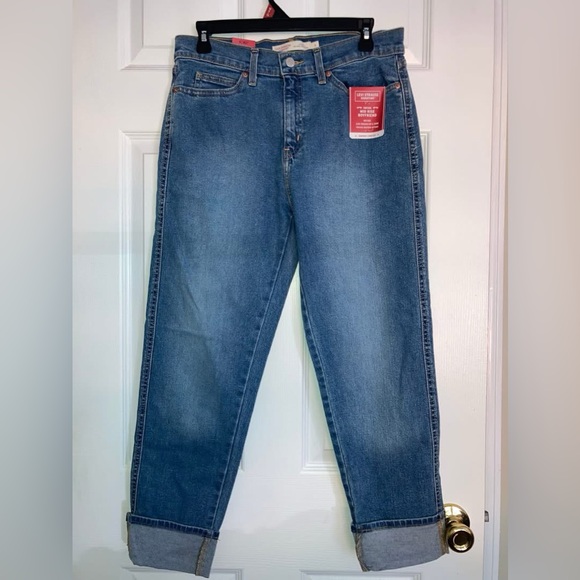 Levi's Relaxed Fit Blue Jeans - Picture 1 of 3
